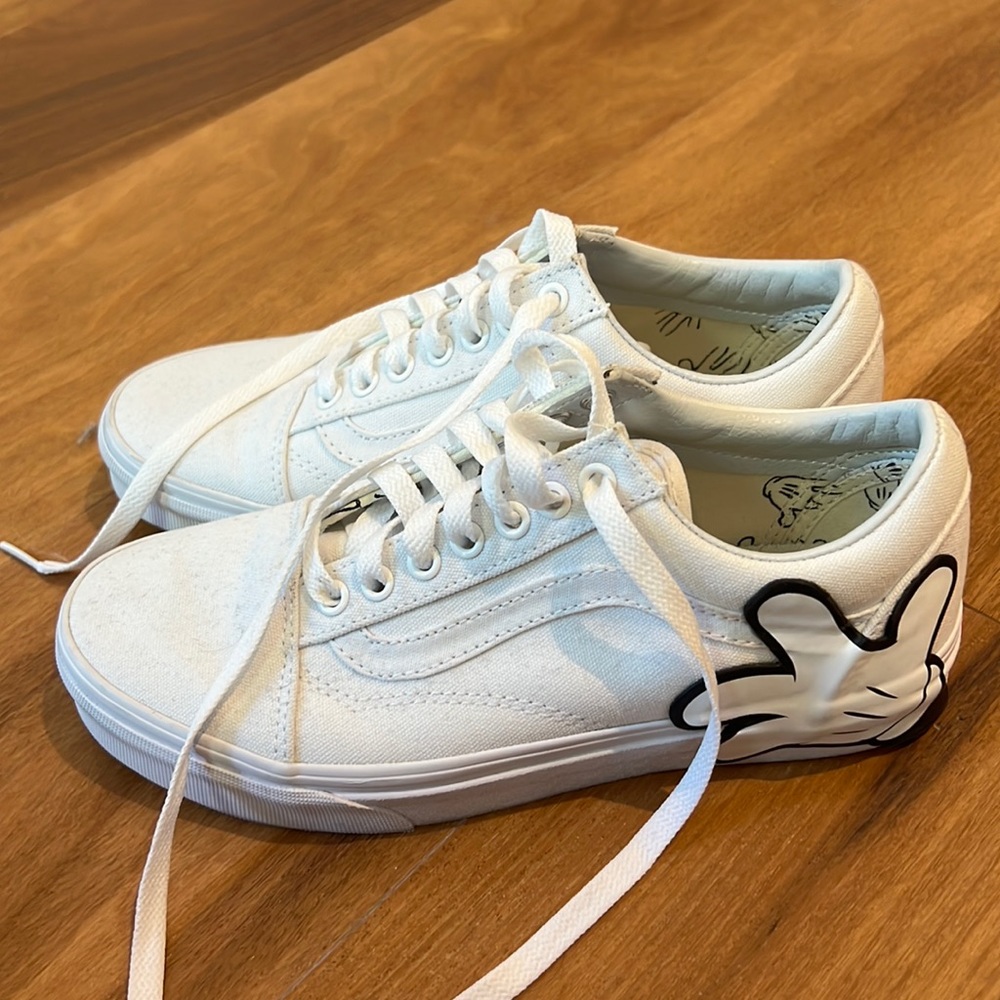 Disney vans size 8